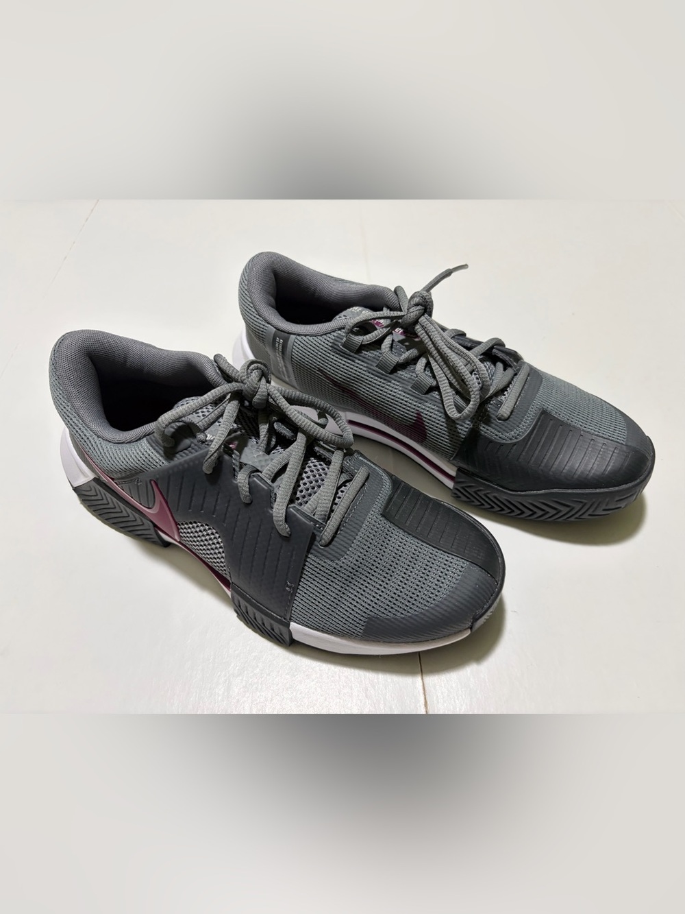 New w/o box Men’s Nike GP Challenge One 6.5, women 8 tennis pickleball